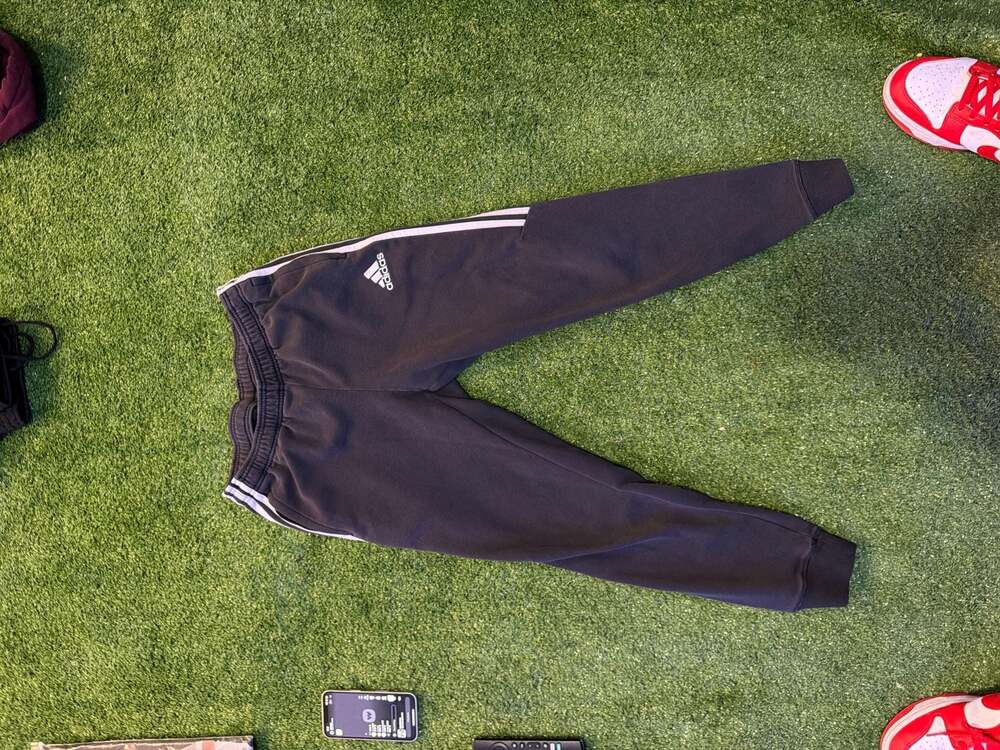 adidas Men's Essentials 3-Stripes Tapered Cuff Fleece Joggers Black